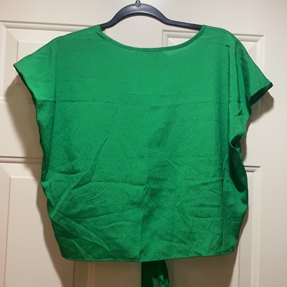 NWT color swatch short sleeve green front tie sleeveless top - Picture 3 of 11